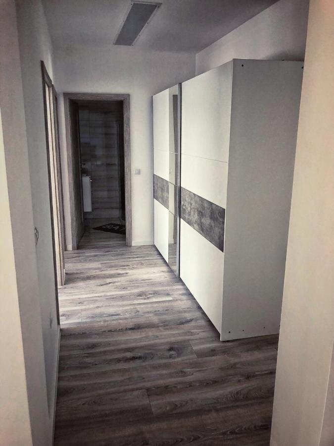 Moment Apartments Солнок Екстериор снимка