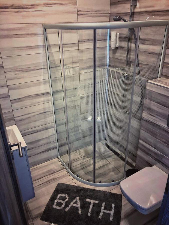 Moment Apartments Солнок Екстериор снимка