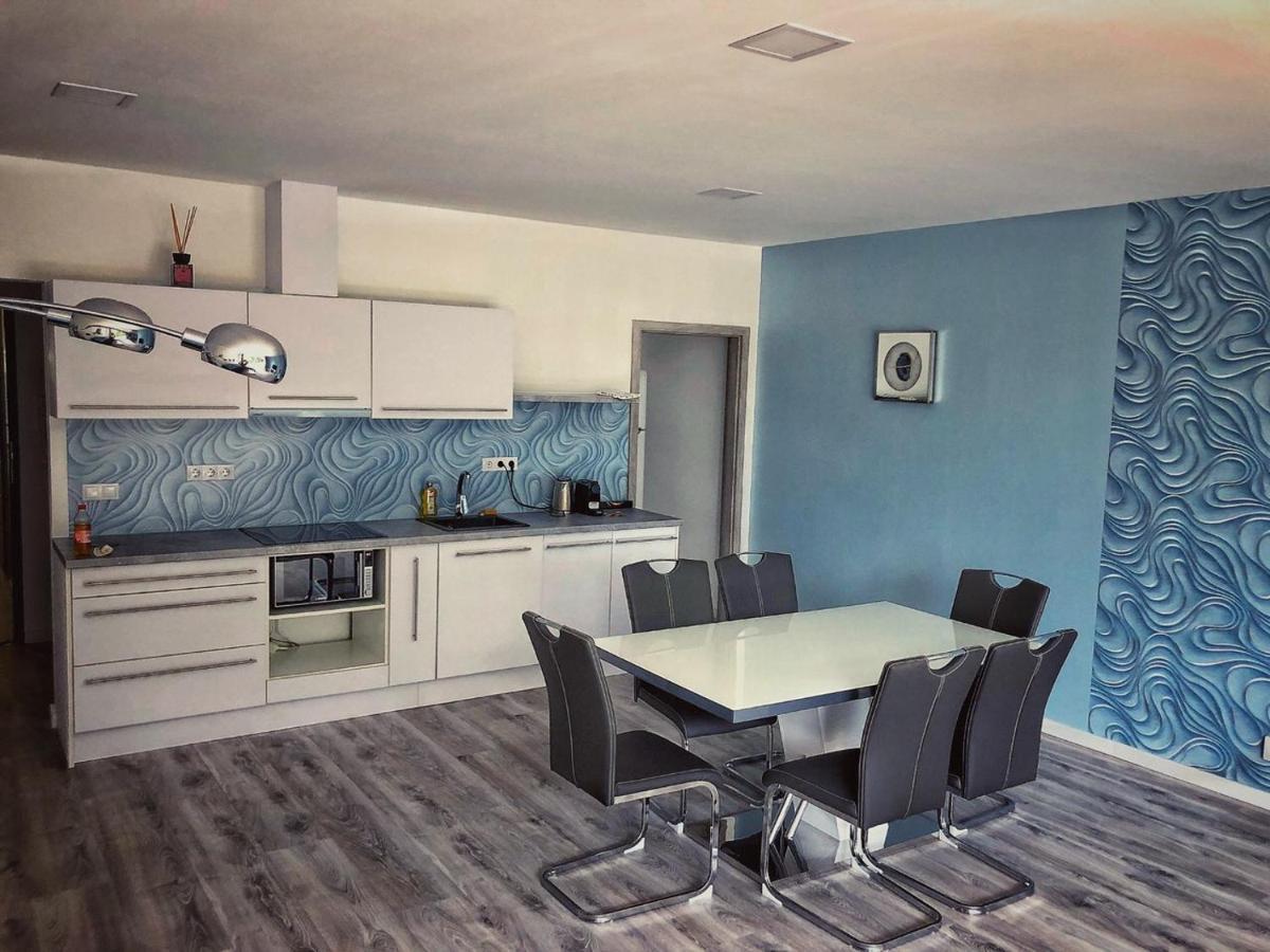 Moment Apartments Солнок Екстериор снимка