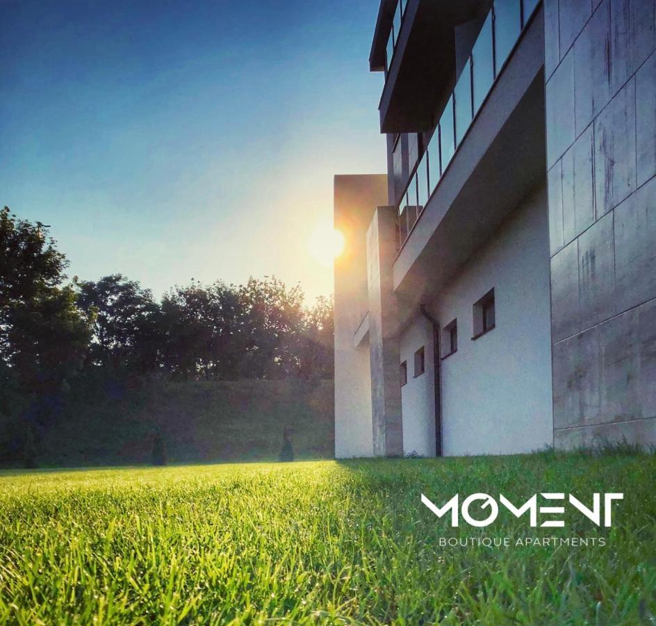 Moment Apartments Солнок Екстериор снимка